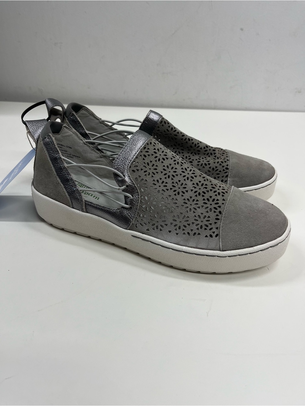 NWT Jambu Erin Comfort Walking Shoes Gray Leather Slip On Size 7.5